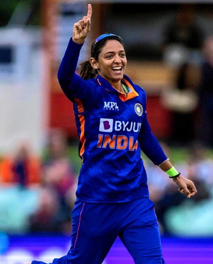 Cricketer Motivational Speakers Harmanpreet Kaur for Party